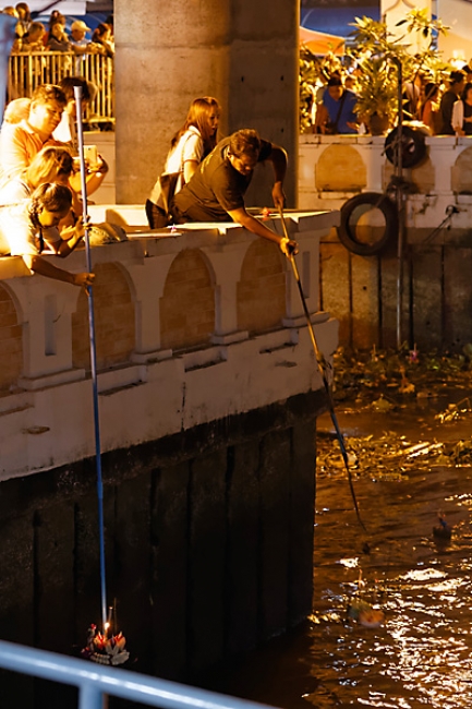 Bangkok la nuit, loy krathong-071